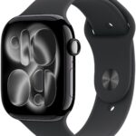 Apple Watch Series 11 42mm Klavírně černý hliník s černým sportovním řemínkem – S/M