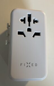 Recenze cestovního adaptéru Fixed Voyager