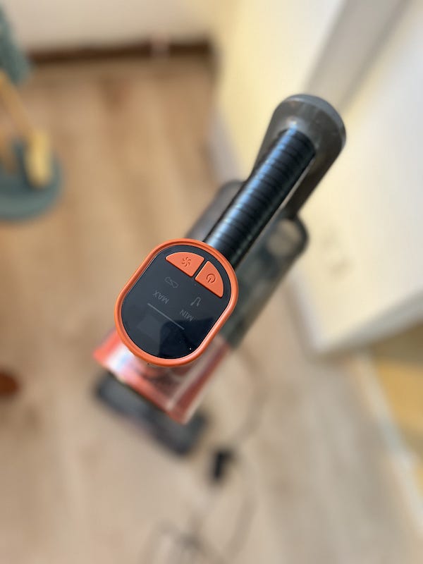 Recenze Jigoo C200
